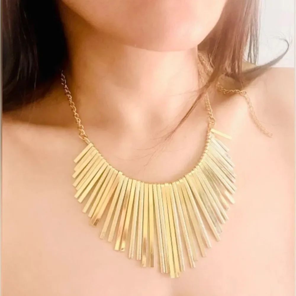 sun radiant necklace M970